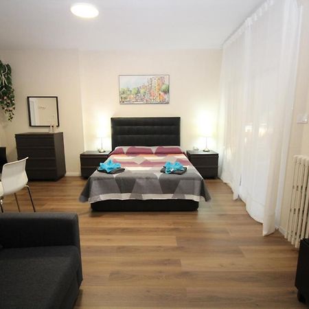 Urgel Habitaciones Barcelona Zewnętrze zdjęcie