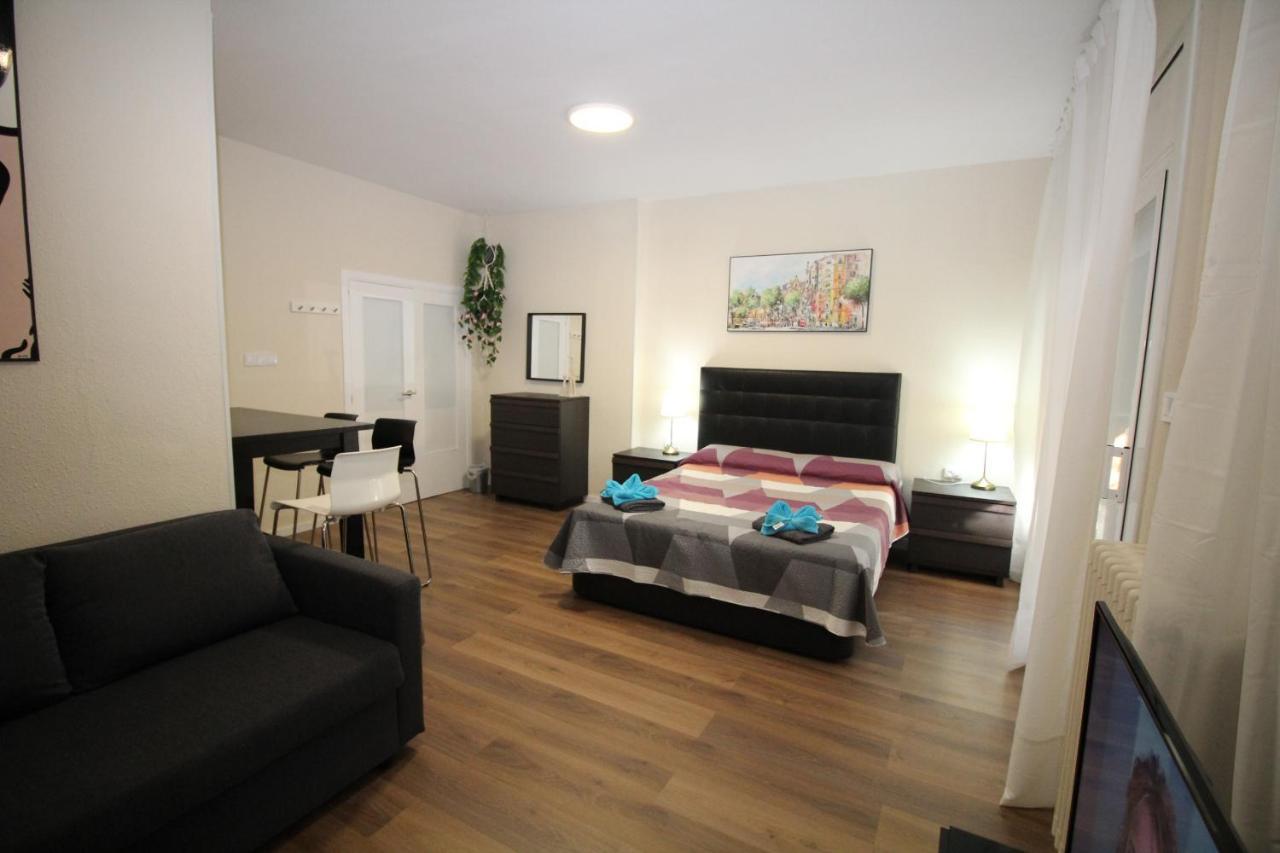 Urgel Habitaciones Barcelona Zewnętrze zdjęcie