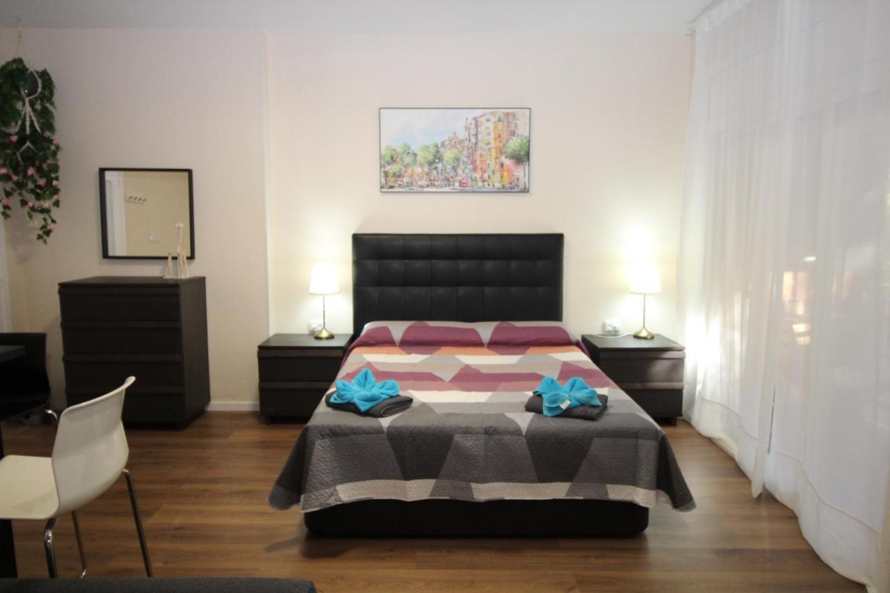 Urgel Habitaciones Barcelona Zewnętrze zdjęcie