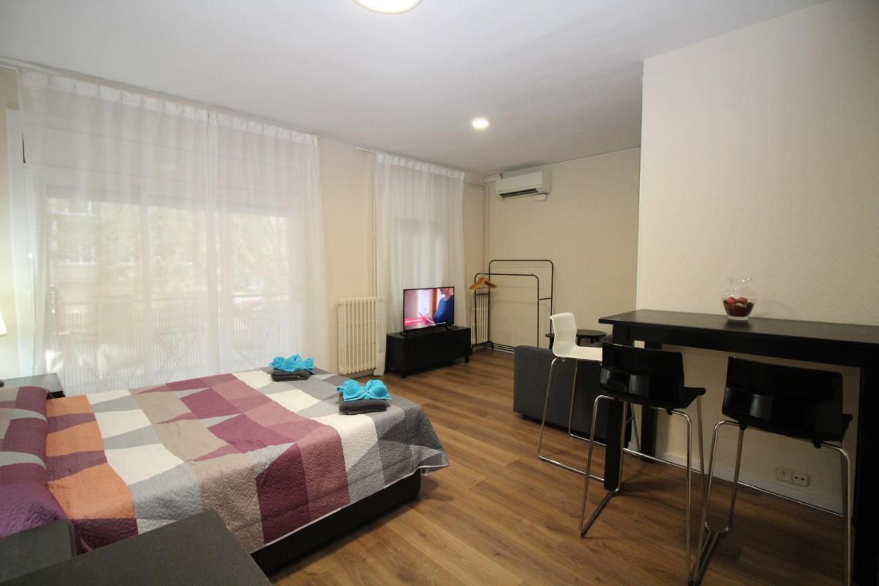 Urgel Habitaciones Barcelona Zewnętrze zdjęcie