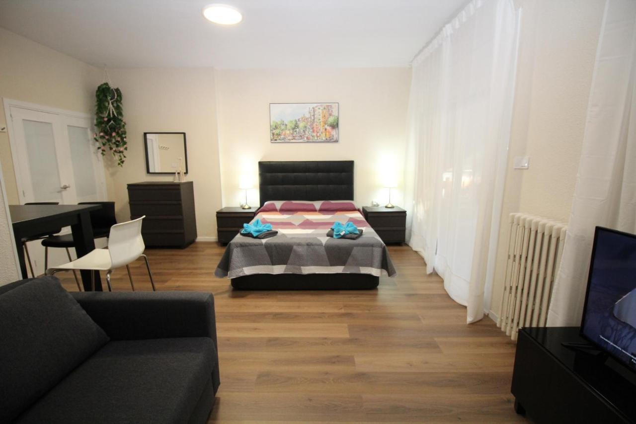 Urgel Habitaciones Barcelona Zewnętrze zdjęcie